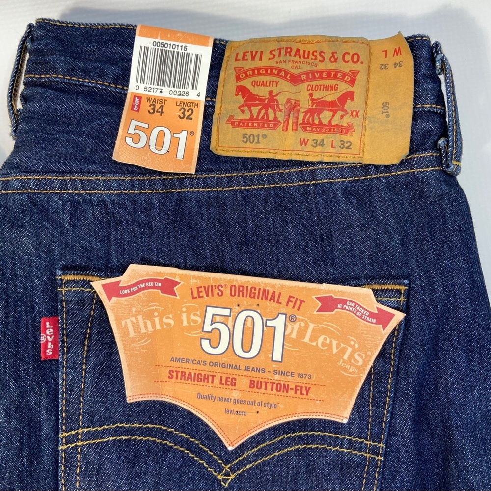 Levi’s 501 Men’s 34-32 Straight Leg Button Fly New